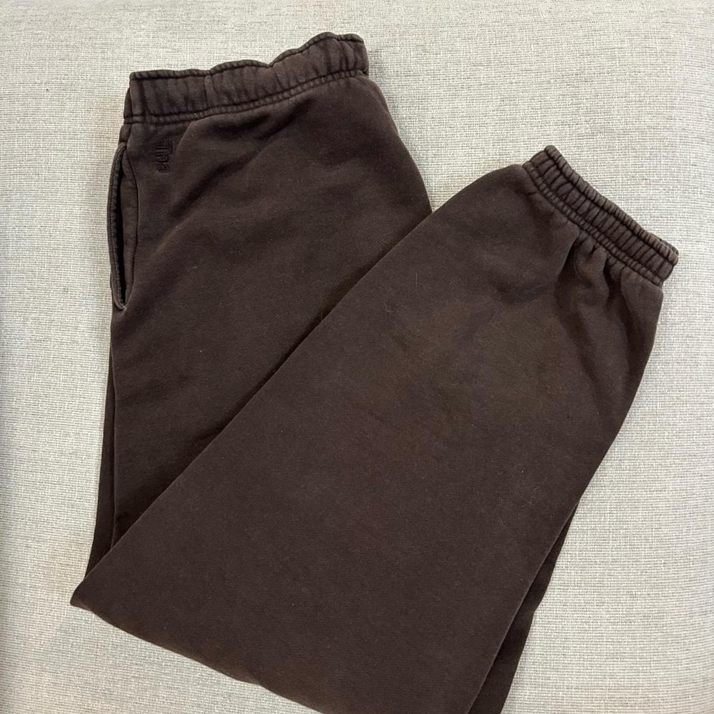 TNA Cozy Brown Fleece-Lined Sweatpants